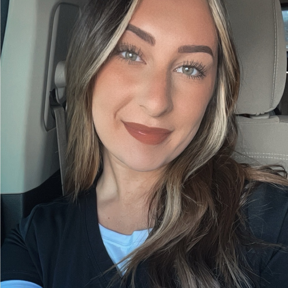 Meet your Posher, Ashley